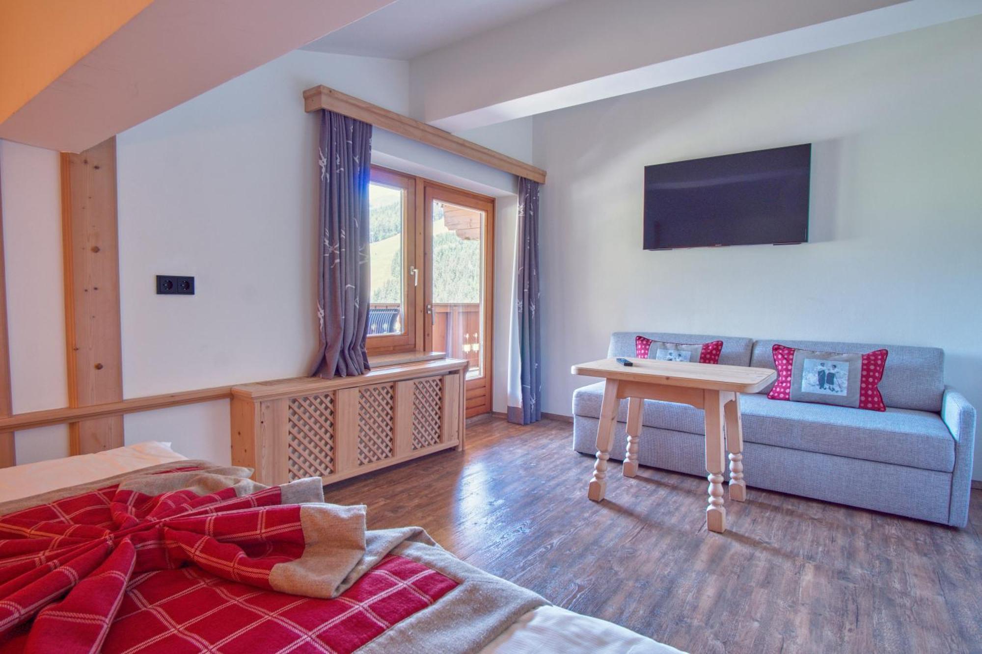 Landhaus Saalbach - Joker Card Included In Summer Habitación foto